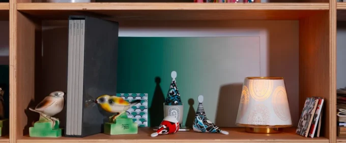 Portavelas mediano de bronce dorado – para velas clásicas